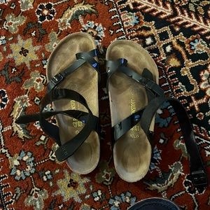 Birkenstock Sandal - Black Patent ankle wrap